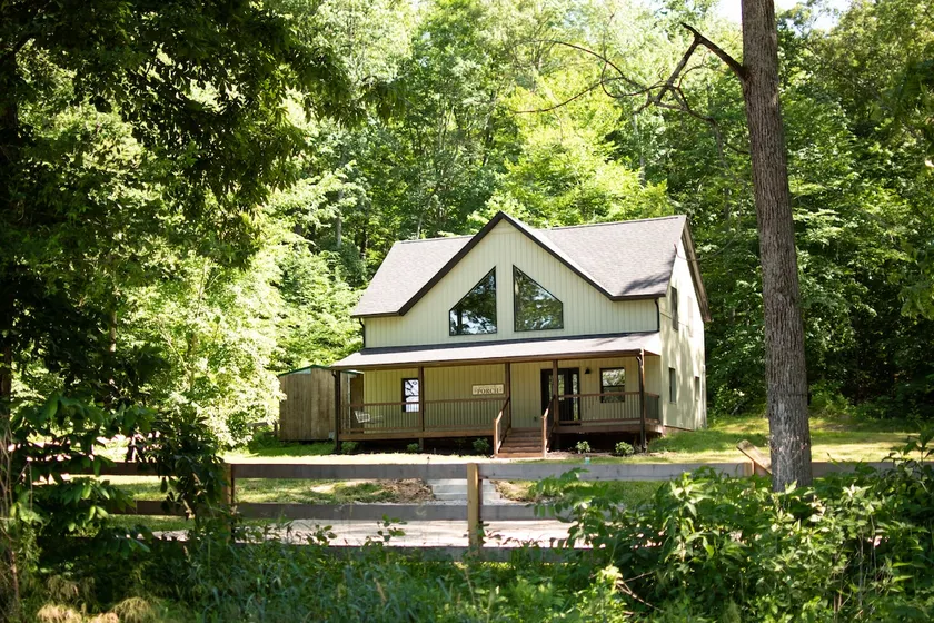 Hollow Creek Getaway - Image 1