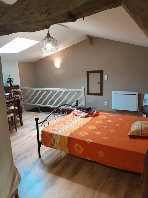 Studio, quiet, near the A62, available on August 16 - Image 1