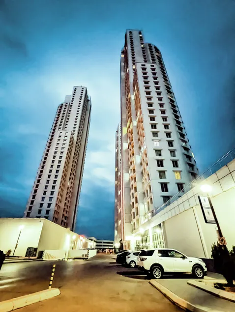16th Floor Sky View Condo With Pool And Fitness - Image 1