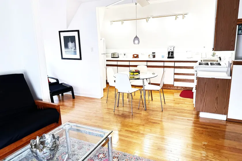 Huge Victorian near Loyola 2bd Apt - Image 1