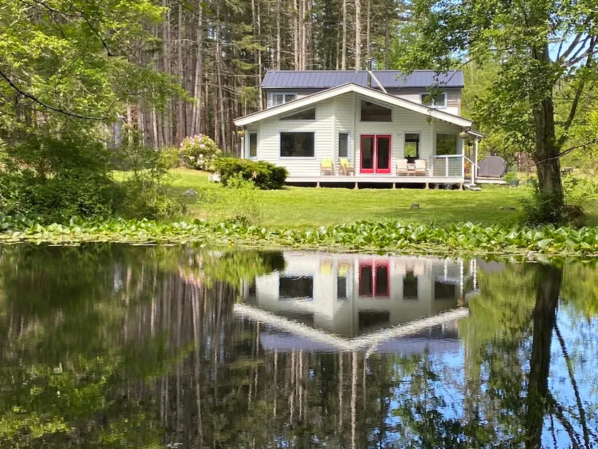 Private Pond, Dog-Friendly, Peaceful, Golfing - Image 1