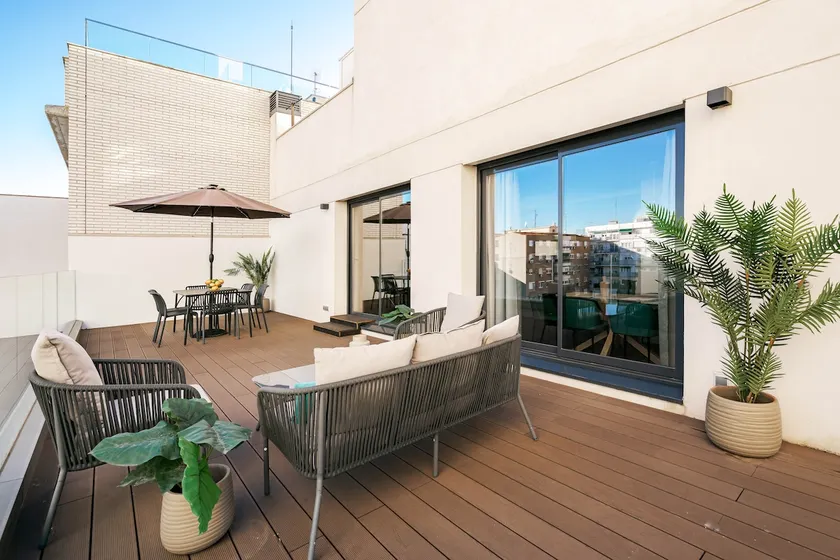 Feelathome Goya, Patio, 2 Bathrooms, Right in the Center! - Image 1