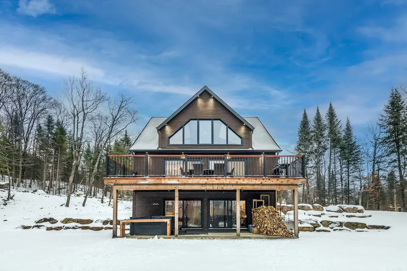 Chouette Chalet - Image 1
