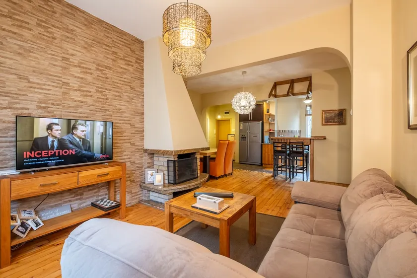 Spacious Homey 2BR Apartment in the Heart of Sofia - Image 1
