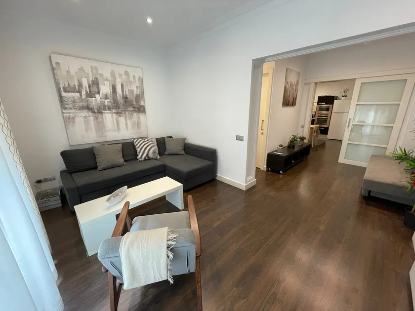 Cozy and central apartment - Image 1