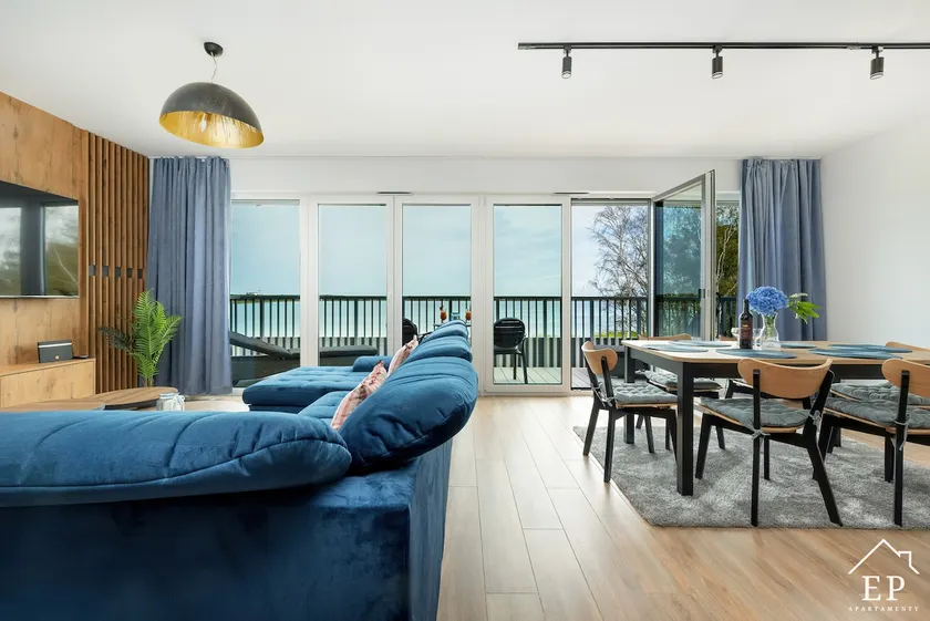 Marina22 Luxury Apartment with River View - Image 1
