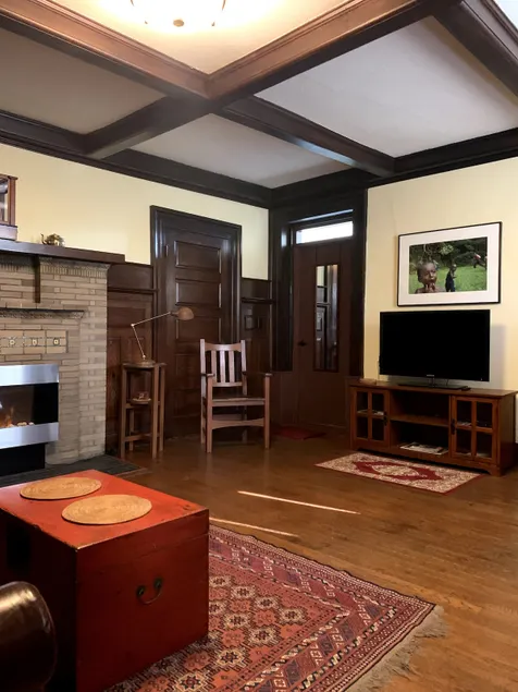 Boho Vibe: Walkable, Quiet, Historic Downtown - Image 1