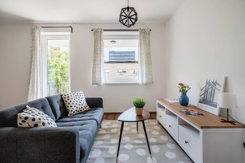 Iris Indigo Apartment - Image 1