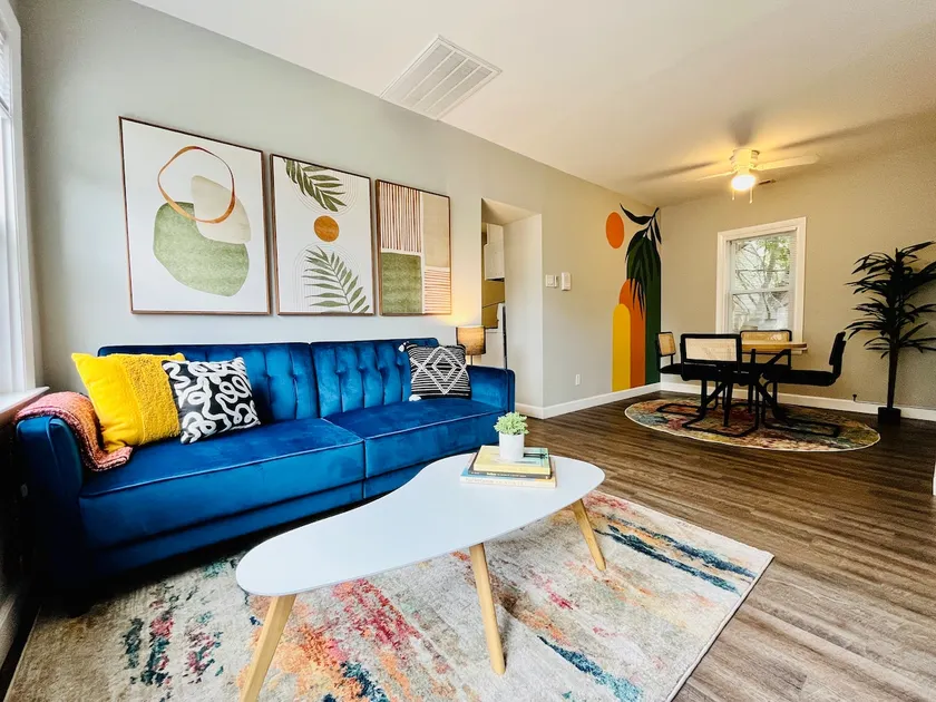 Cozy Bright Quiet Boho-Chic House in Bridgeport - Image 1