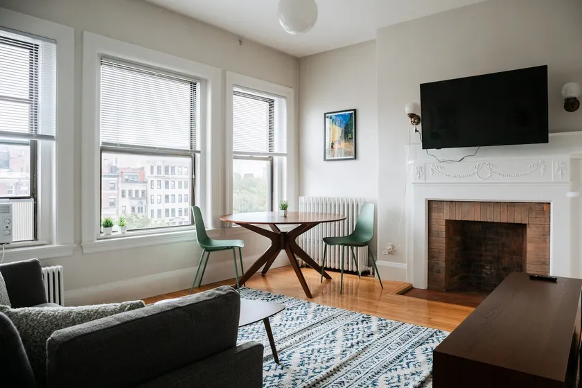 Cozy 1BDR Close to Fenway! - Image 1
