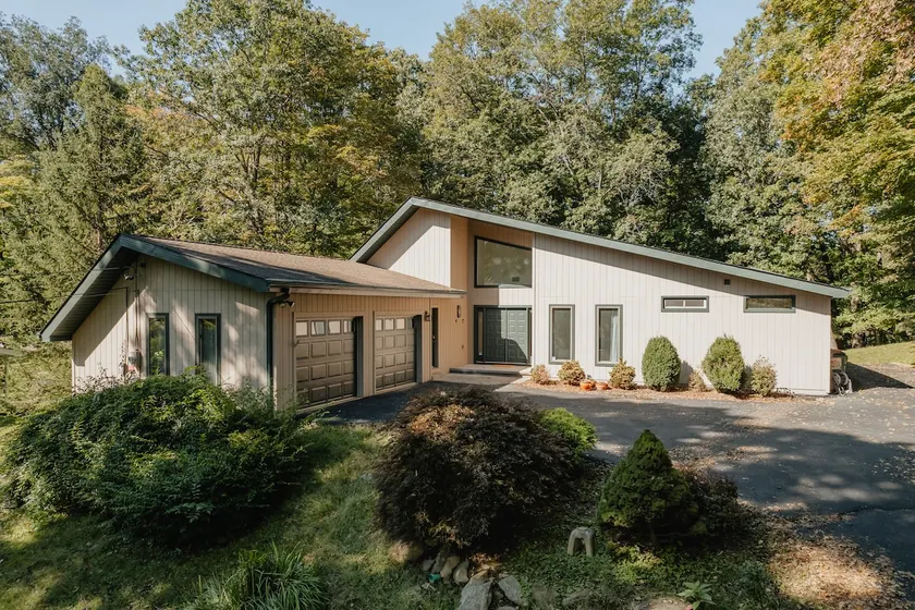 Wooded Rhinebeck-Beacon area Escape w/Outdoor Spa - Image 1
