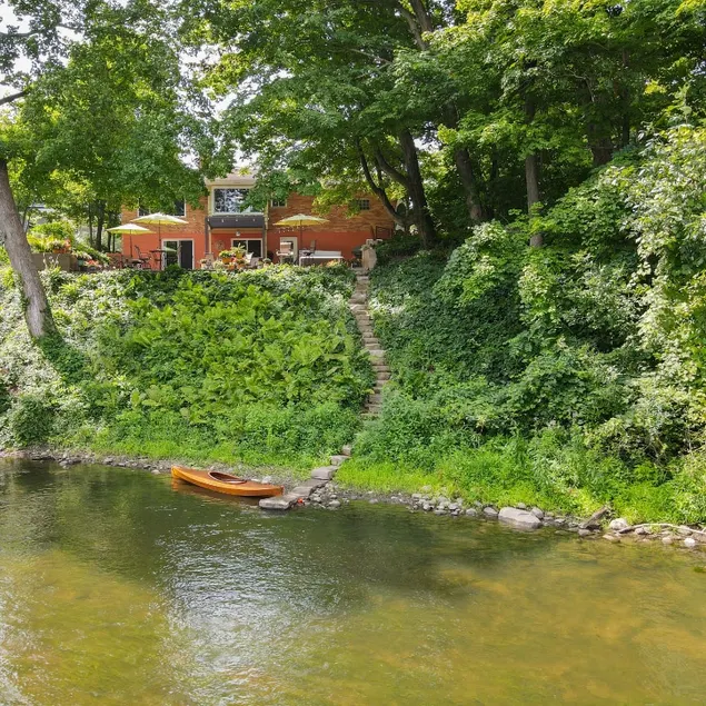 RoJo's Riverside Retreat with hot tub! - Image 1