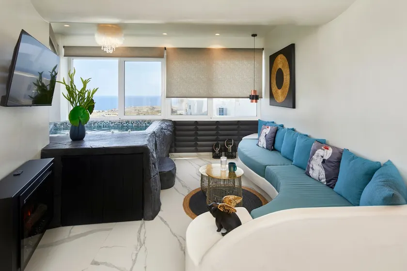 Artion Luxe Apartment - Image 1