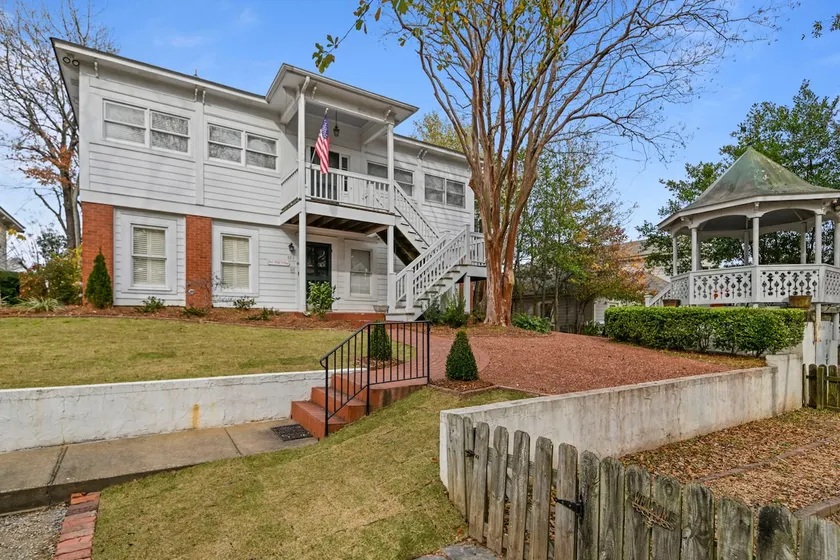 Red Bluff Cottage - Image 1
