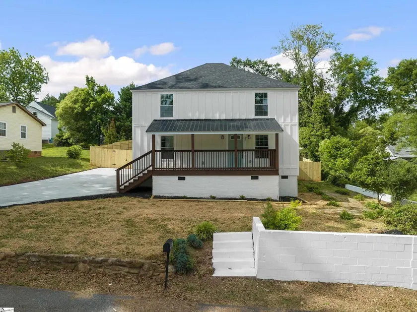 5BR 4B Huge Space with 2 Level Game Barn - Image 1
