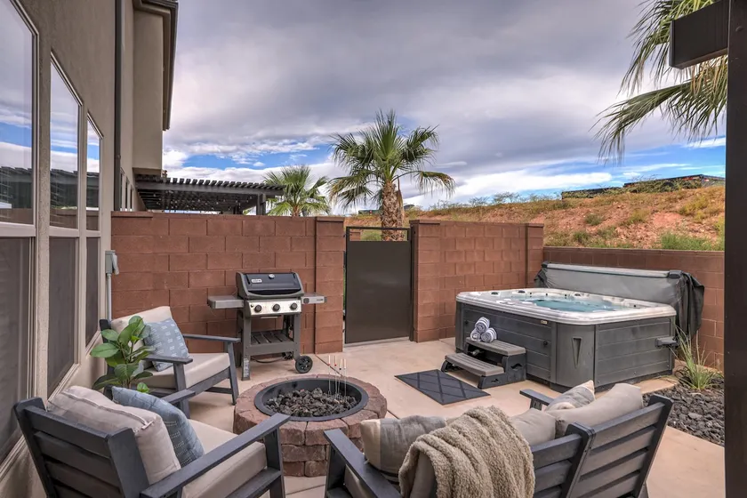 Private HotTub+FirePit+BBQ *Heated Pool -Near Zion - Image 1