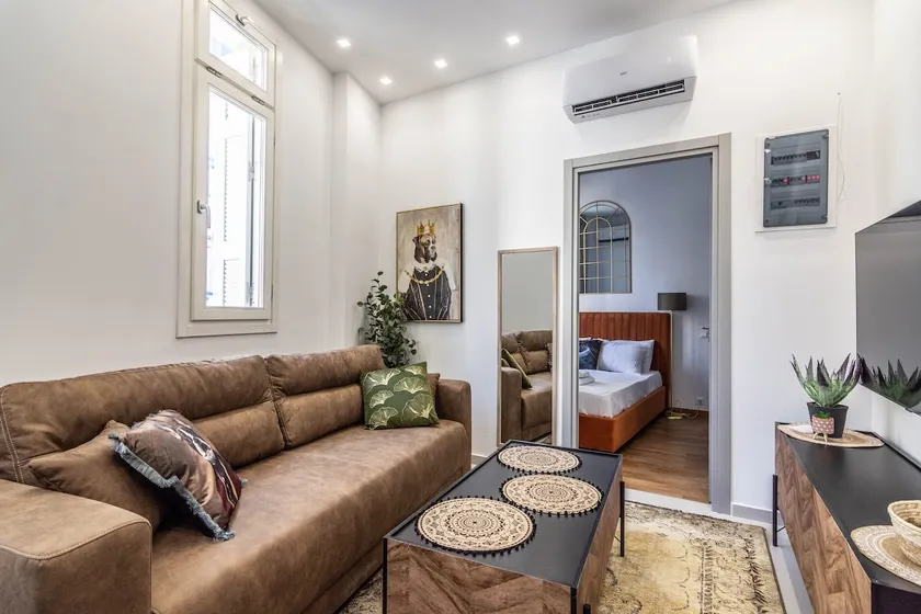 Delenco Residence 3 - Image 1