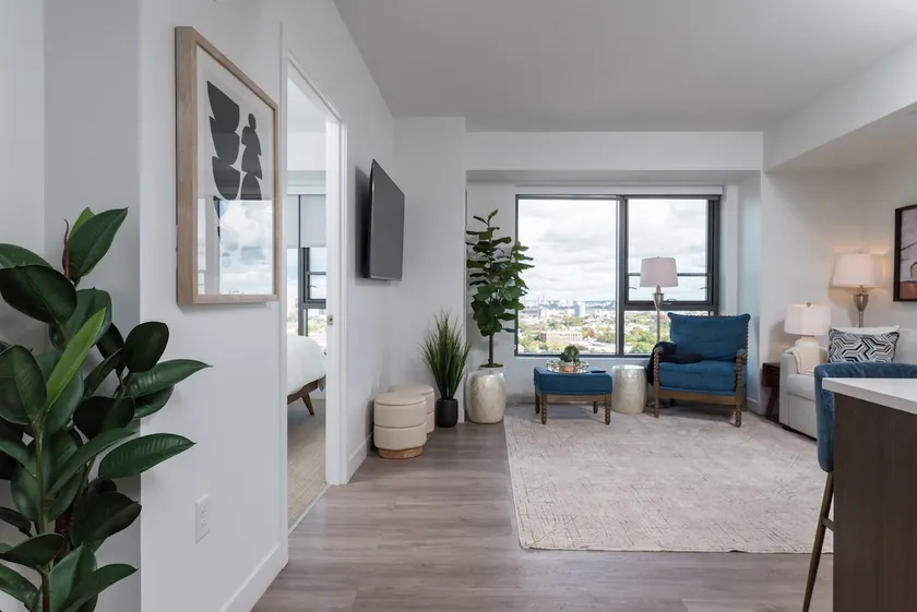 Central Square Upscale Penthouse near MIT/Harvard - Image 1