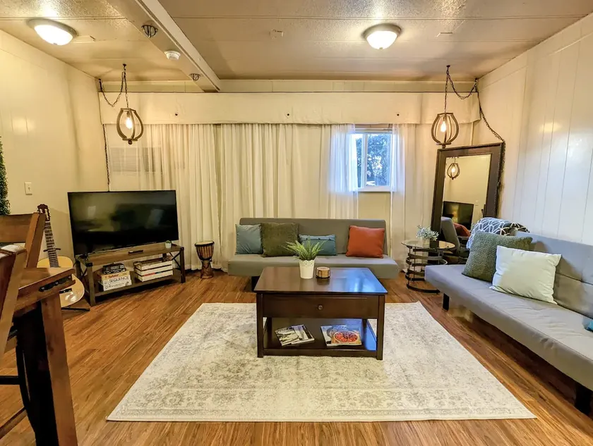 2 King Beds, Free Coffee, Comfy! - Image 1