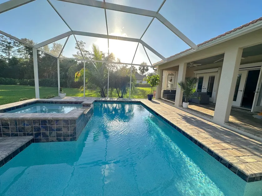 Serene acreage, Pool+Spa +3 King Bed Saltwater+Gym - Image 1