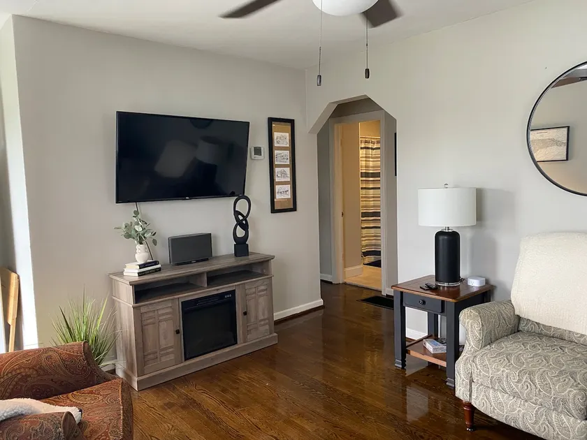 Charming home - newly renovated! - Image 1