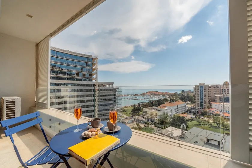 Studio Apartment 1002 - Image 1
