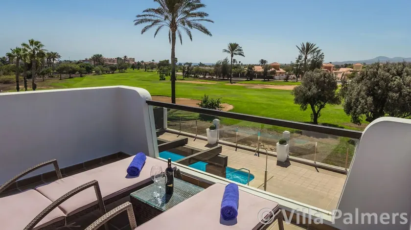 Villa Palmers, a magnificent house with a heated pool. - Image 1