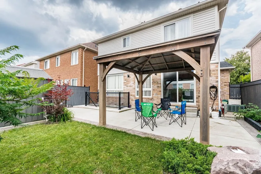 Garden 2 BR Apt - Free Parking Wifi Laundry Workstation - Image 1