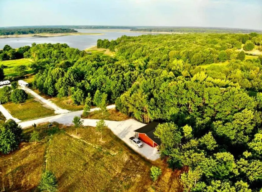 Escape to Mark Twain Lake! - Image 1