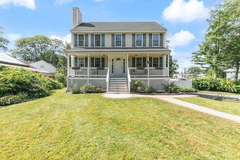 Charming 4-Bedroom Colonial - Image 1