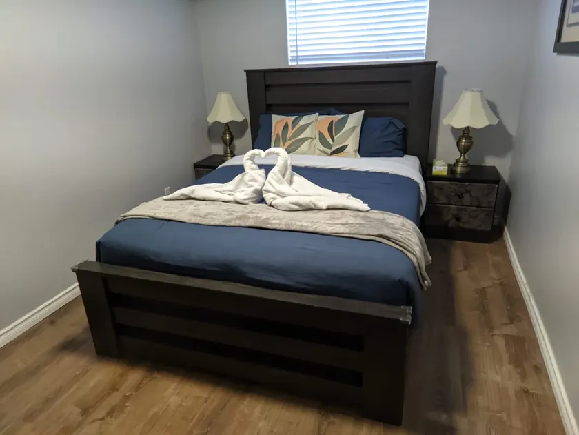 Windsor Cozy Private Queen Suite - Image 1