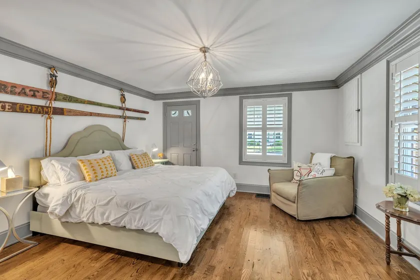 Historic District, Steps to Leiper's, Open Concept - Image 1