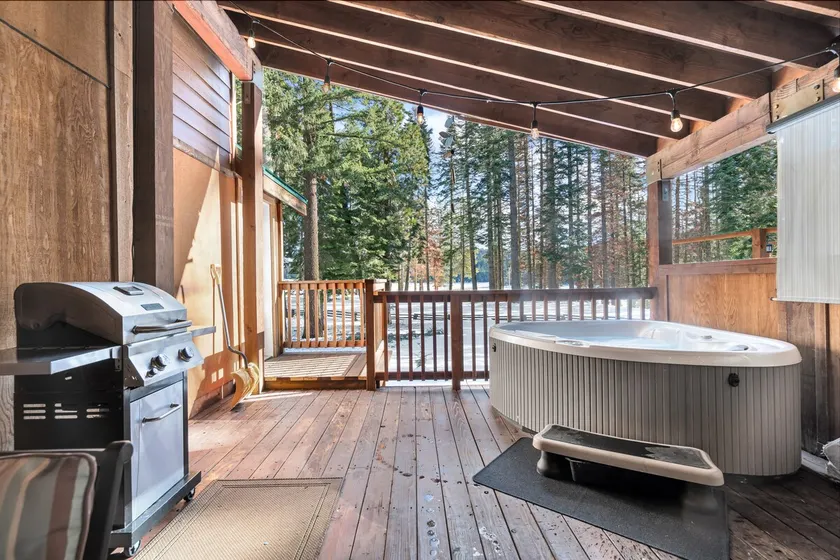 Bluemoon Vacation Rentals - Cabin 52 - Image 1