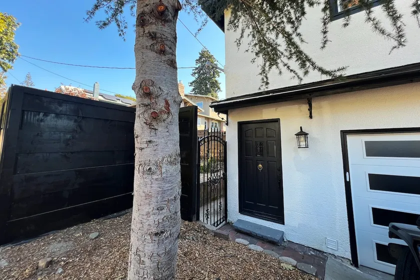 Apartment at The Alameda - Image 1