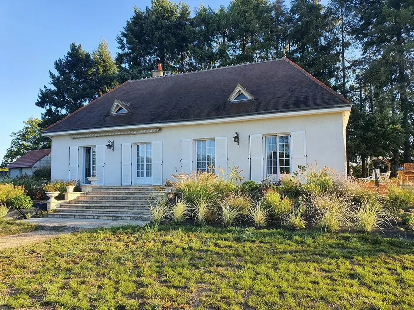 House in a wooded park - Image 1
