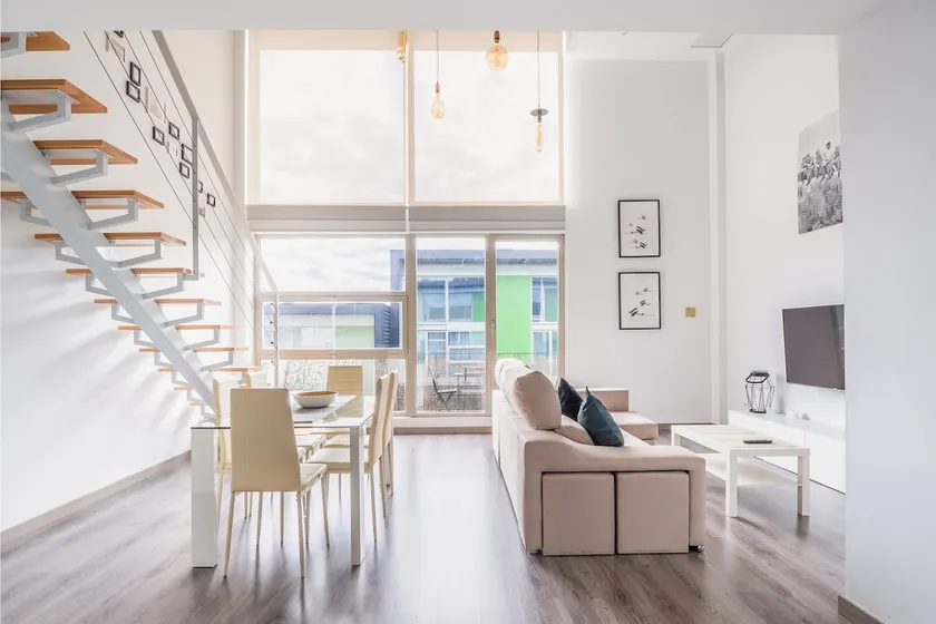 Elegant apartment for 5 with AC, Wi-Fi and a balcony - Image 1
