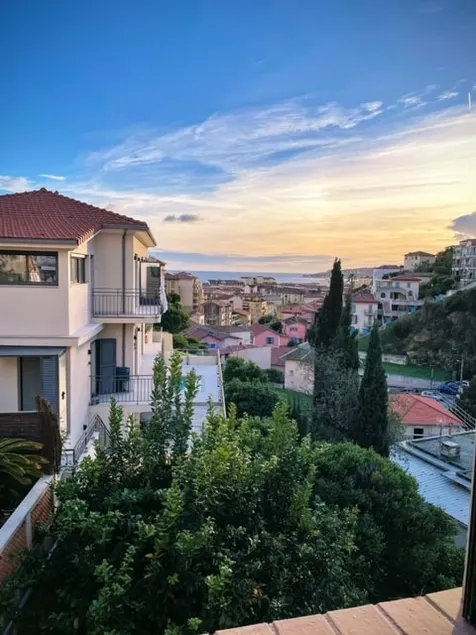Cocoon 4 people sea view - Image 1