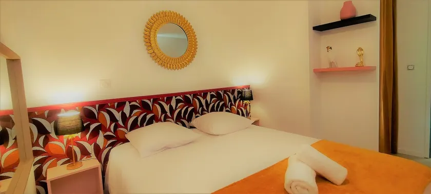 One-bedroom “Hibiscus” apartment – garden, pool, A/C - Image 1