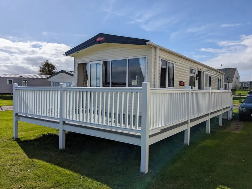 Beautiful Pet Friendly Southerness Caravan With Sea View & Decking Area - Image 1