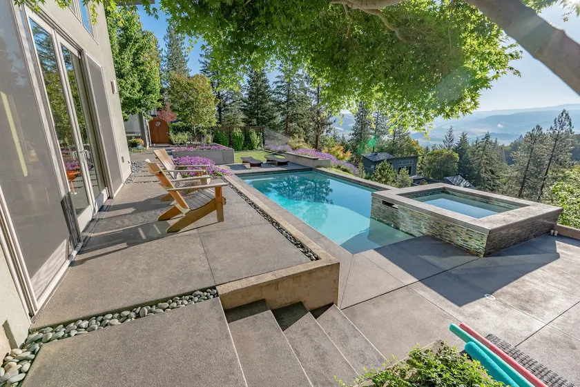 The Aloha House - Hot Tub - Pool - Image 1