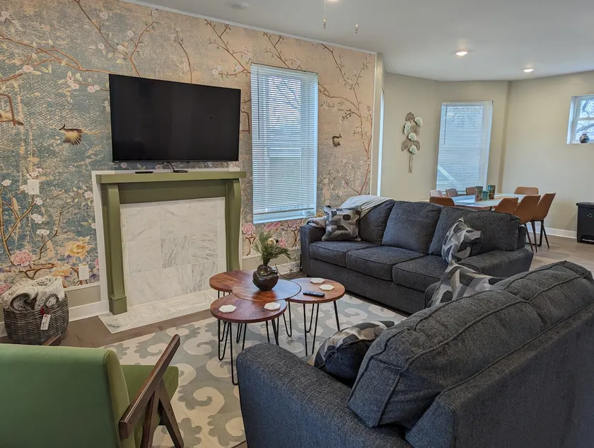 Bright and Spacious 5 BR Home - Image 1