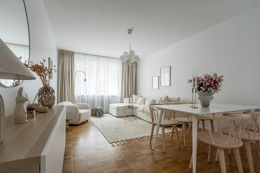 Bright 2BR in peaceful suburb - Image 1