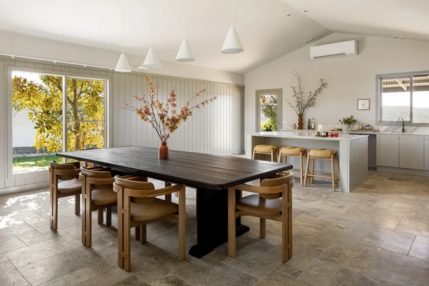 Escape w the Whole Clan @ Carrajung Estate - Image 1