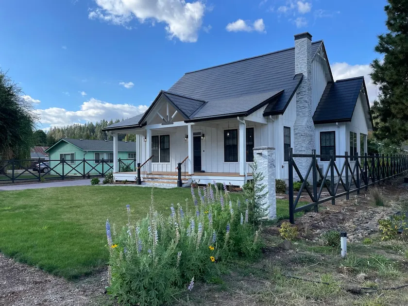 Fabulous Solar Powered Farmhouse - Image 1