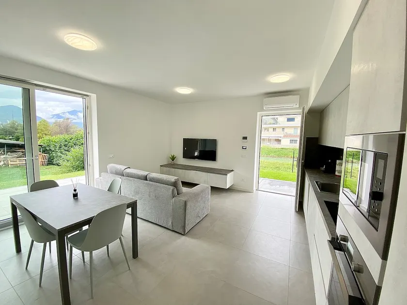 Modern and Green in Pisogne - Image 1