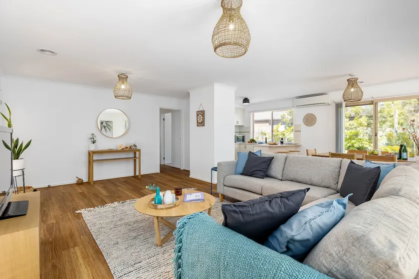 Ocean Bay Retreat - Relish in Gorgeous Beachy Style - Image 1
