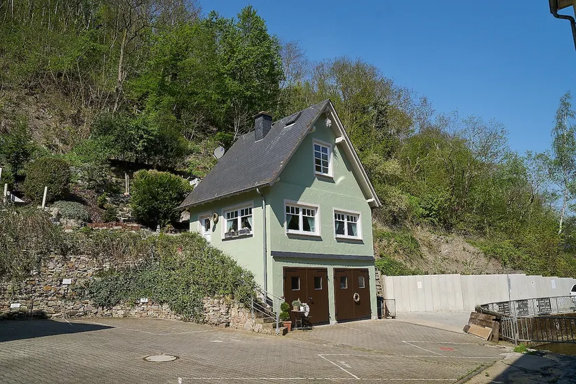 Townhouse with private spa - Image 1