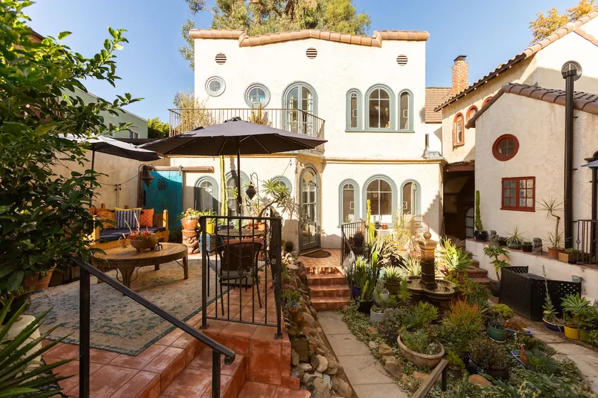 Historic LA Oasis with outdoor courtyard - Image 1