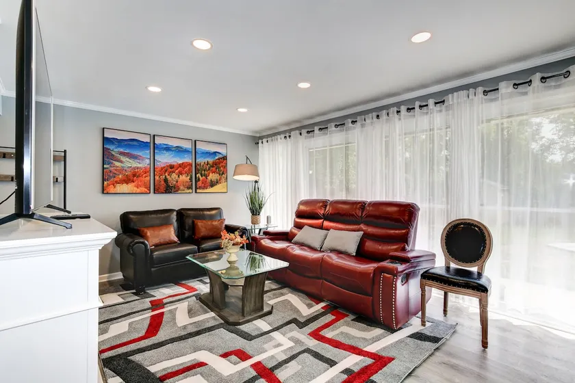 Walk to Metro, Dining, Shops|25 Min to DC|4BR&Yard - Image 1