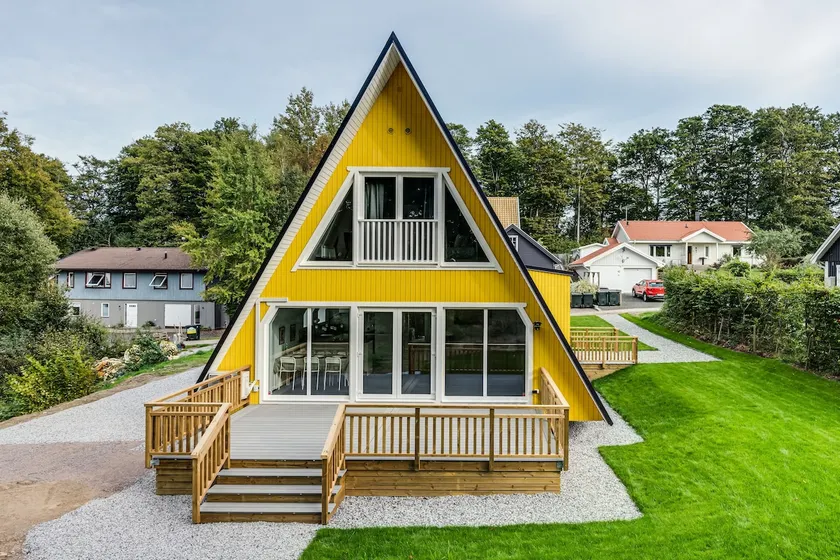 Newly built westcoast dream home - Image 1